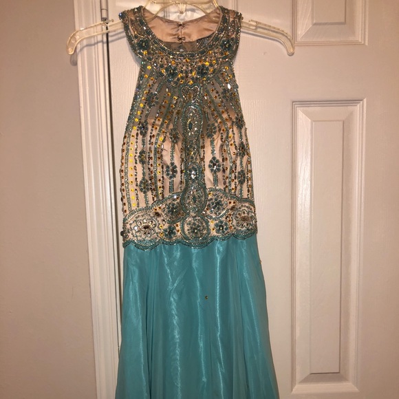 Prom - Picture 3 of 4